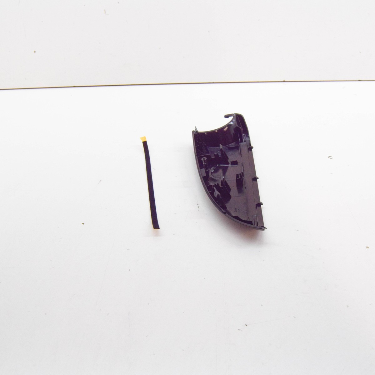 Audi A3 8P Left Side Door Mirror Lower Base Trim – Genuine OE 4F0858523A, Black