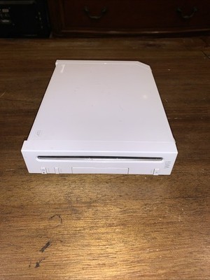 Nintendo Wii Console White RVL-001 Doesn't Read Disc  Parts or Repair Only