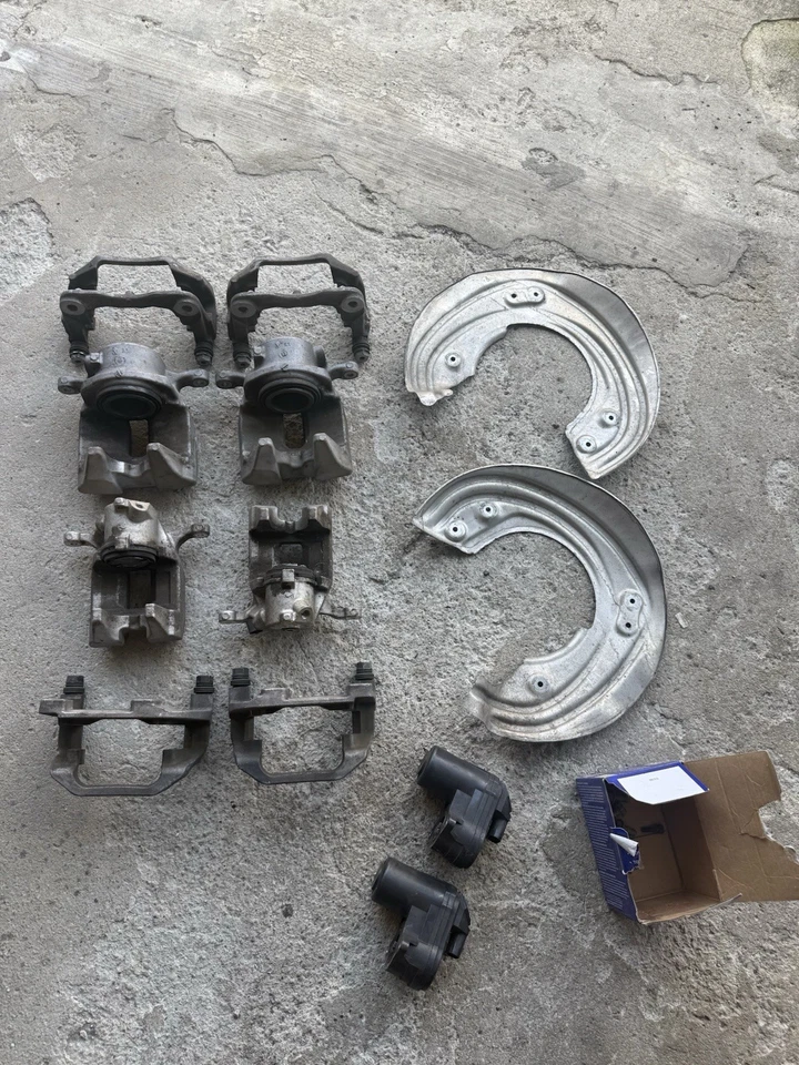 2019‑2024 BMW 330i G20 Set of 4 Brake Calipers Front Rear Left Right Genuine OEM - Image 2 of 4