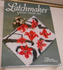 VTG Latchmaker Latch Hook Kit JUNGLE LILIES New 20" x 27" White, Rose & Green