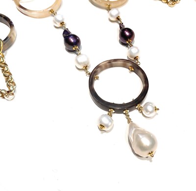 Halskette von Wa Jewels Perlen weiß und lila Naturhorn Unikat Silber