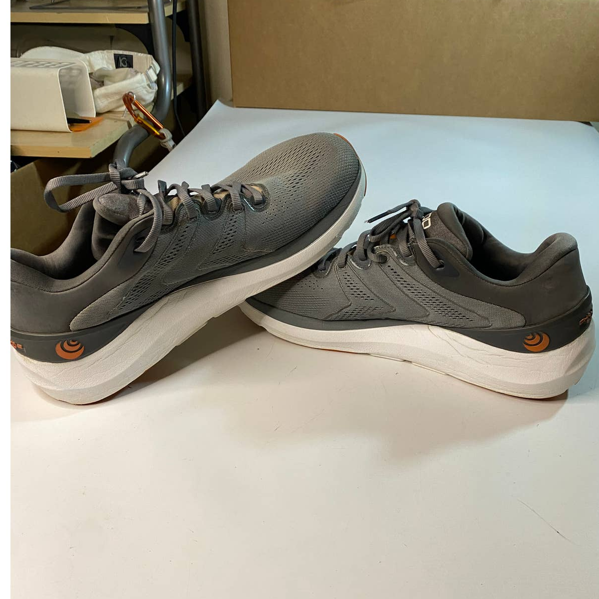 Topo Athletic Phantom 2 Running Shoes Grey Clay Men display picture 3