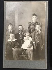 1870-1890  s Family Husband Wife 4 Children Cabinet Card Photo