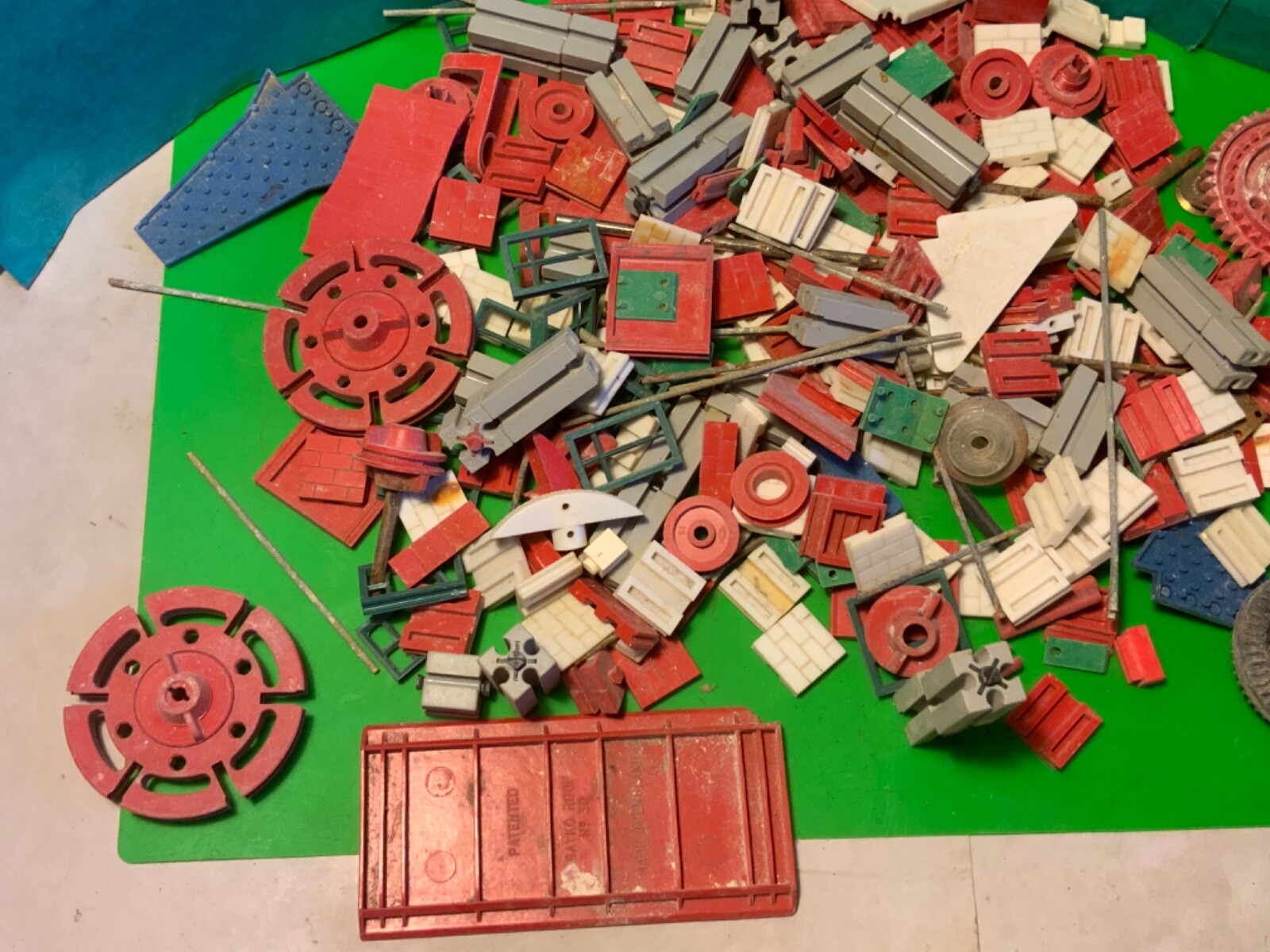 bayko plastic toy,building set,house construction parts