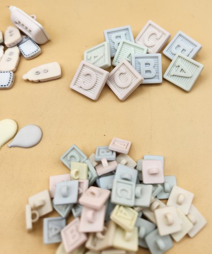 Box of 238 PIECES Buttons/Shanks Baby Pastel Alphabet, Feet, Hands, Bottles - Picture 7 of 17