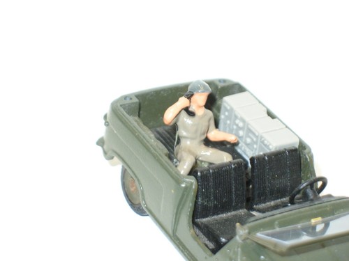 Dinky Toys Renault 4L Gendarmerie - Sinpar Militaire, Avec Radio Et Antenne, Complet