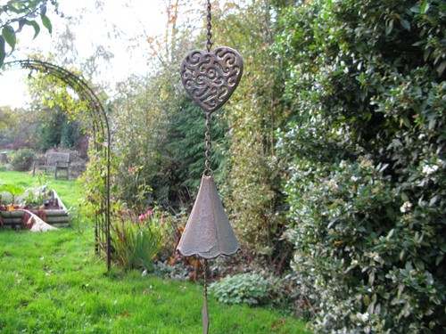 Cast Iron Decorative Hanging Heart Bell Garden Gift - Picture 3 of 7