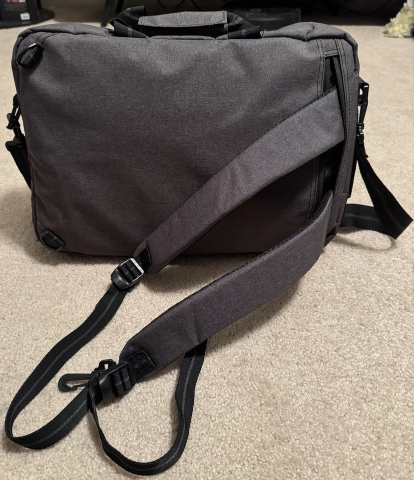 Solo New York convertible laptop bag/backpack, 17x13, Charcoal Gray/Black-Clean - Image 3 of 4