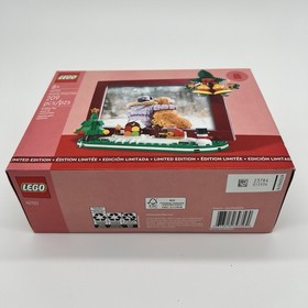 Lego 40702 Christmas Picture Frame 209 Pieces Set Limited Edition (New Sealed)