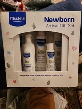 Mustela Newborn Arrival Gift Set - Baby Skincare  Bath Time Essentials, 5 Items