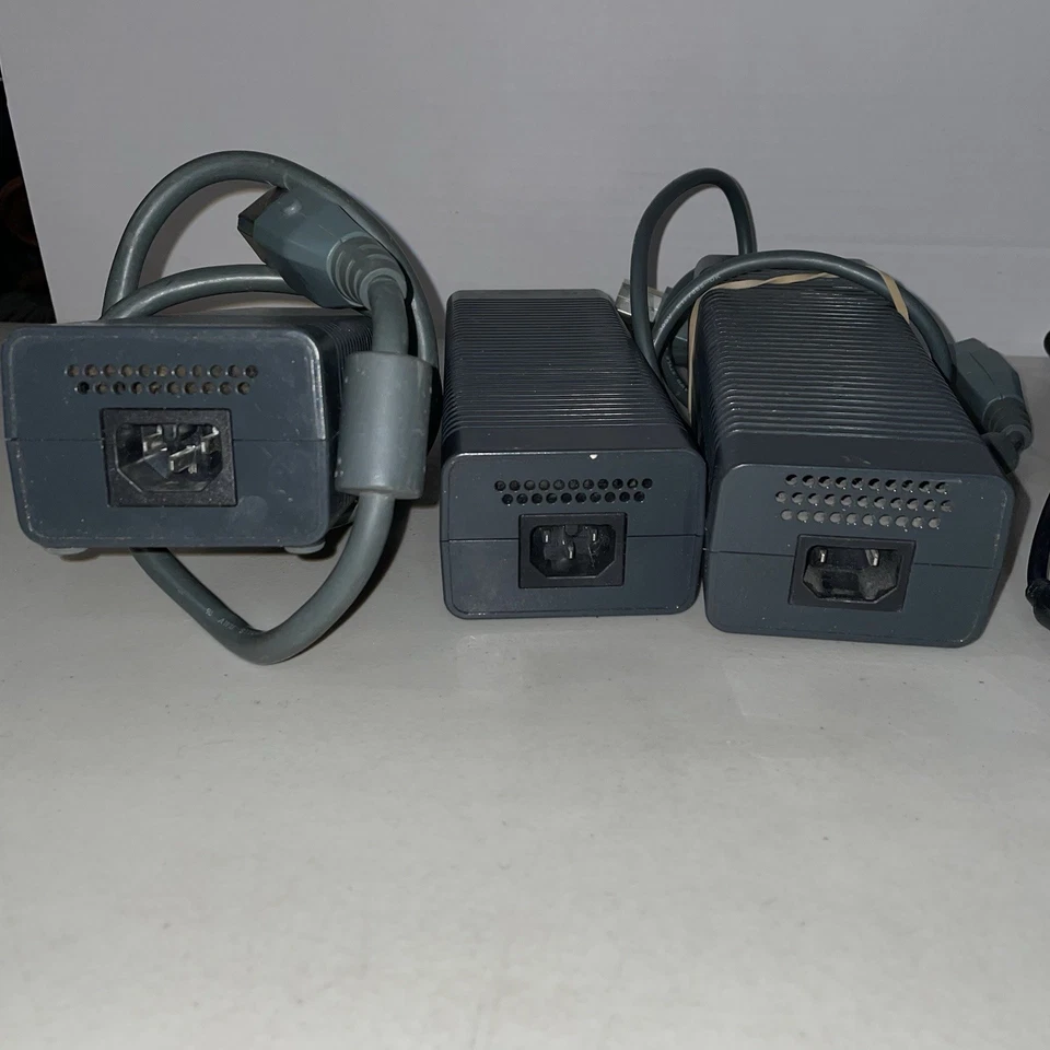 Microsoft Xbox 360 OEM Varios Adaptadores de Alimentación/Fuentes de Alimentación Probados Lote de 4 Foto 2 de 3