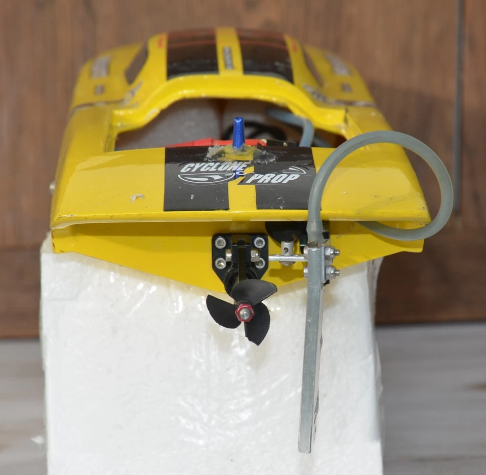 GRAUPNER MOSQUITO MONO RC RENNBOOT - Bild 3 von 4