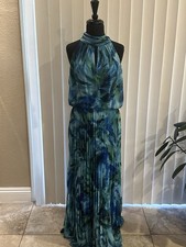 Xscape Women's Long Colorful Dress Size 8 Pleaded Sleeveless org $258 NWT