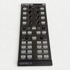 Native Instruments TRAKTOR Kontrol Single Deck Controller Tabletop Black