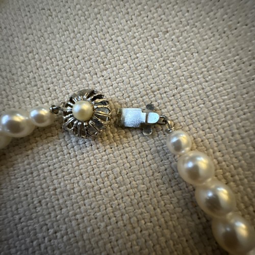 Sarah Coventry Faux Pearl Necklace 25" White w/Decorative Clasp - Picture 4 of 5