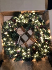 Front Gate Holiday Collection Christmas Wreath - 36" - very nice!