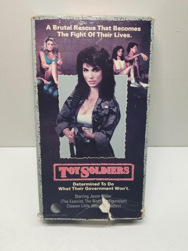 Toy Soldiers (1983) VHS Rare OOP Cult Action 1986 New World Video Jason Miller - Foto 2 di 5