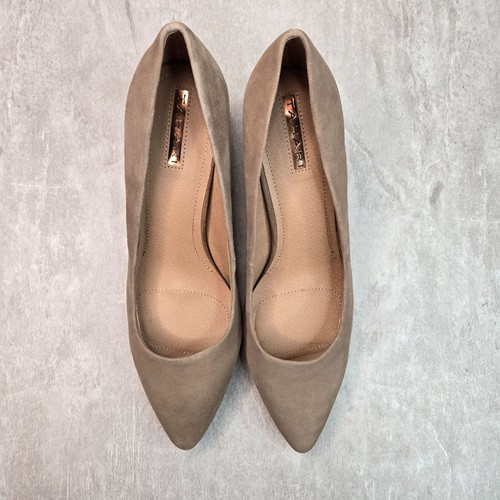 Tahari Pointed Toe Pumps Size 10 Tan Suede Block Heel Dressy Office Work Shoes - Picture 2 of 11