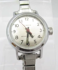 Vtg Women Timex Quartz WR Analog 27mm Dial Causal Round Watch (G472)