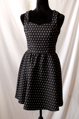 Quinn Retro 50s Style Fit and Flare Black Embroidered Dress Keyhole Back Sz  M | eBay