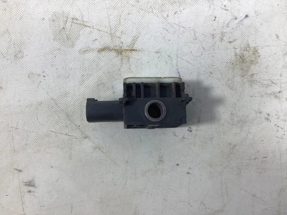 Sensor de control delantero Mercedes-Benz S63 AMG 2008-2014 0038202926 OEM. Foto 3 de 4