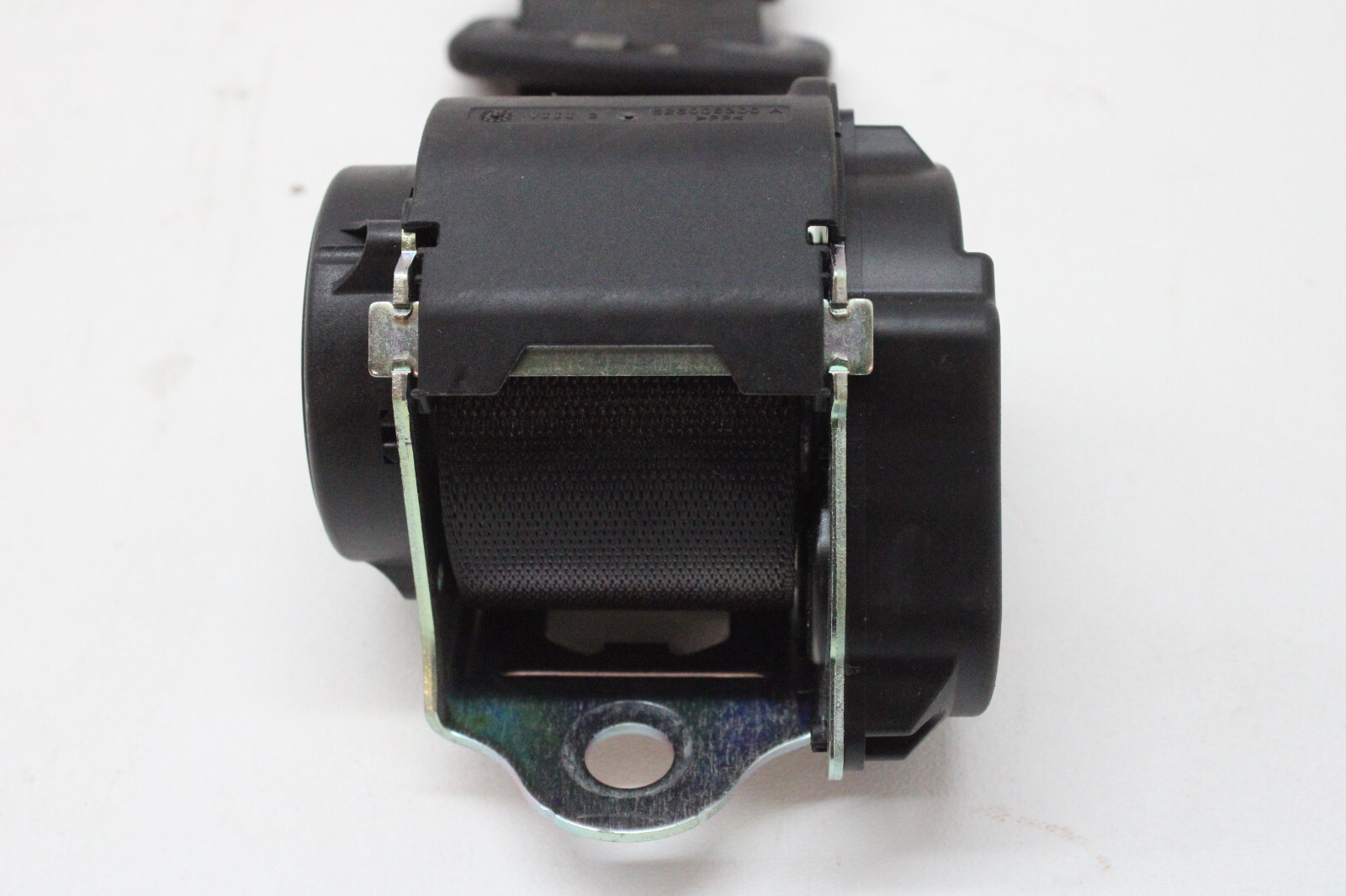 2022 MASERATI LEVANTE MODENA REAR CENTER SEATBELT 634167000B OEM 20 21 22 23 24