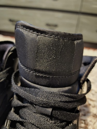 Retro Size 9 - Jordan 1 Mid Black - 554724-030 - Picture 5 of 16