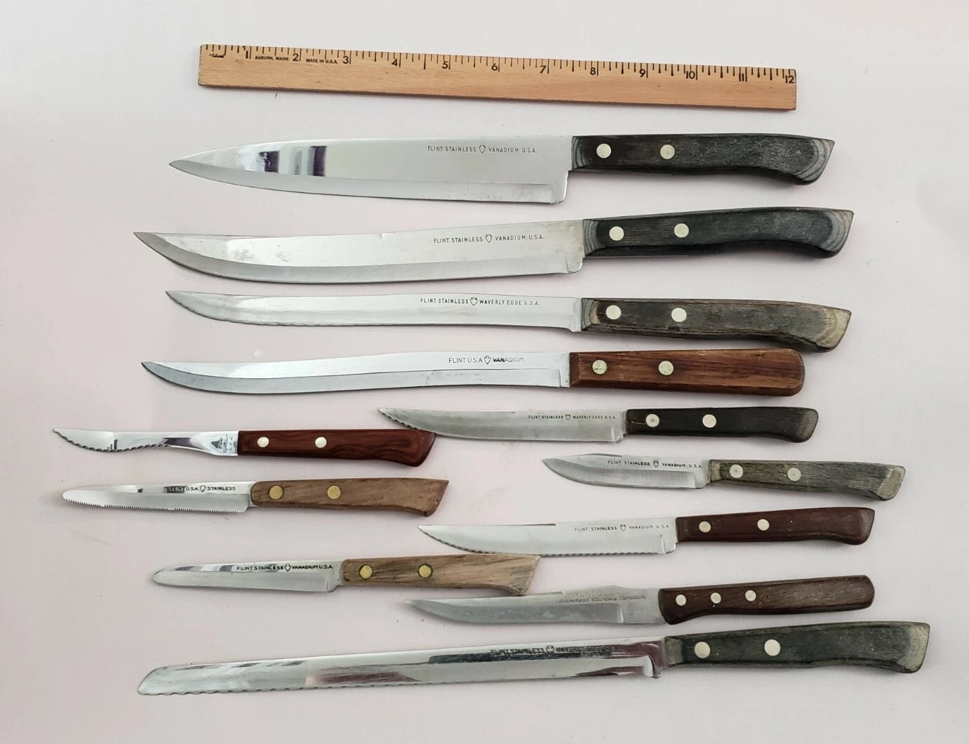 12 Vintage Ekco Flint Arrowhead Stainless Vanadium Knives Waverly
