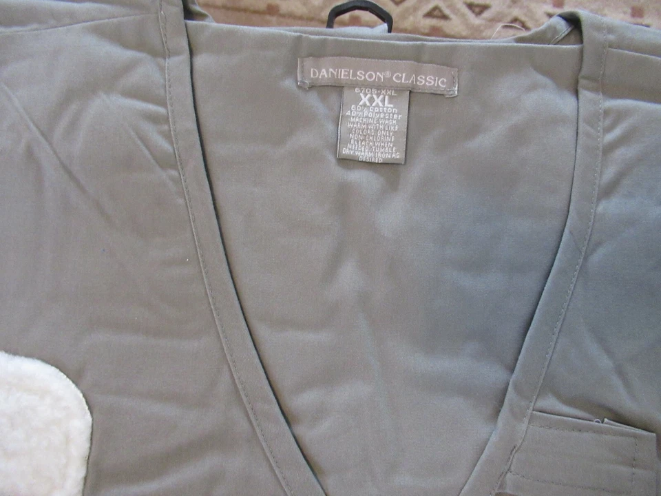 Fly Fishing 19 Pocket Utility Vest XXL Size  Classic Fishermans Vest - Image 2 of 4