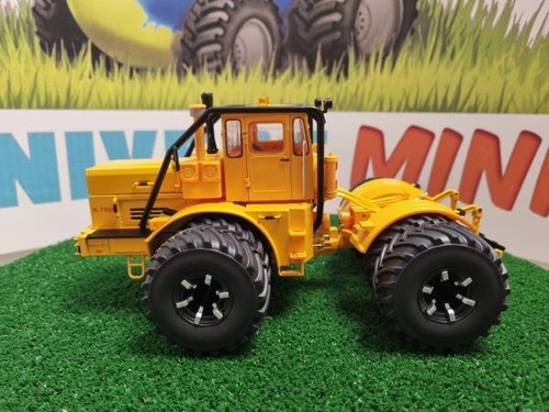SCH7845 - KIROVETS K-700 A 8 roues - Schuco - 1/32