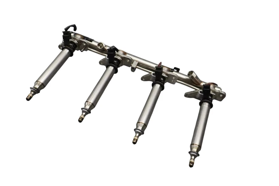 Línea de riel de inyección de combustible lado izquierdo Mercedes CLS550 W218 12-18 con inyectores OEM Foto 4 de 4