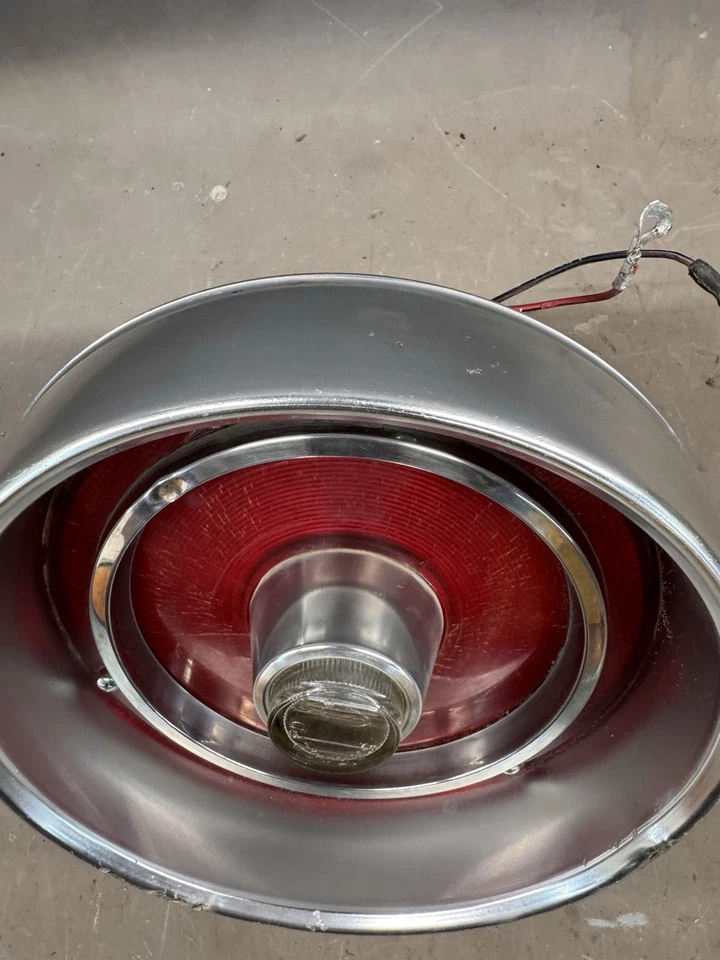 Ford Galaxie 500 XL 1962 luz trasera lámpara lente luz trasera luces traseras carcasa bisel Foto 3 de 4