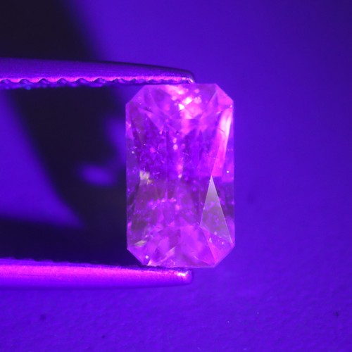 1,48 Cts_Gran Piedra Rara_100 % Natural UV Cambio de Color Granate Grosular - Imagen 3 de 5