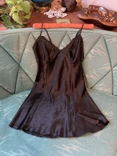 Victoria’s Secret Babydoll Slip Black Chemise Medium Lace Vintage Y2K Tie Back