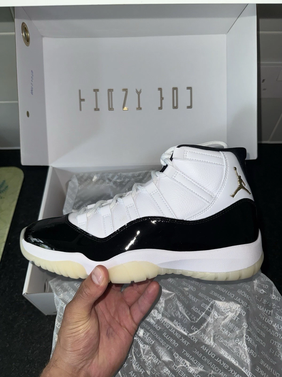Air Jordan 11 Retro 2023 Gratitude Defining Moments Taglia UK 10 fondo di magazzino