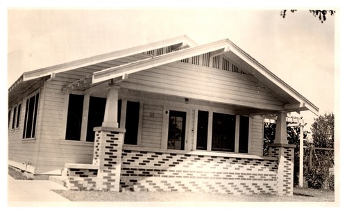 Vintage 1940's Photograph Cool Craftsman Home Name and Address on Back - Picture 1 of 2