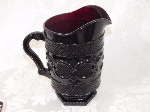 Jarra Avon Cape Cod Ruby 46 onzas - Imagen 1 de 6