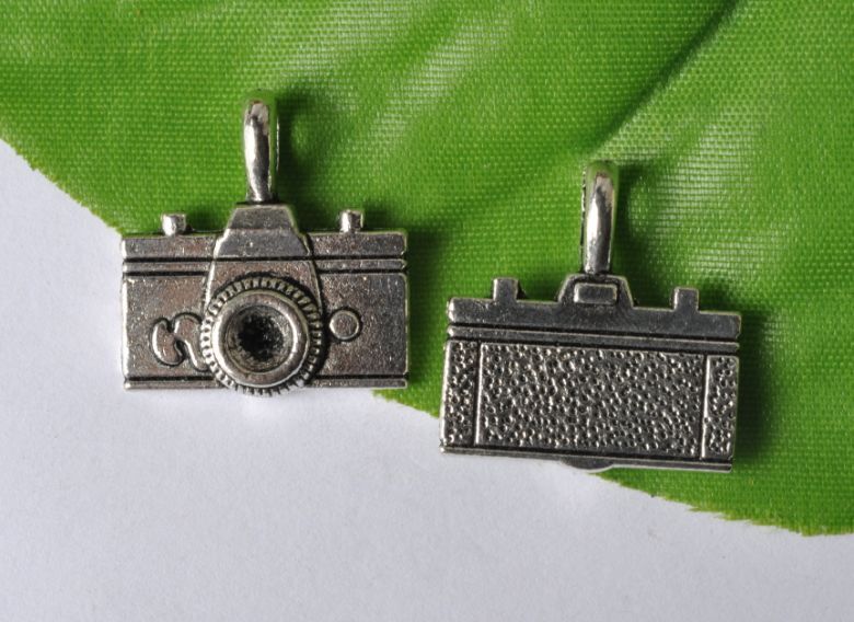 20pcs Tibet silver Camer Charm Pendant Jewelry Findings 22MM W47