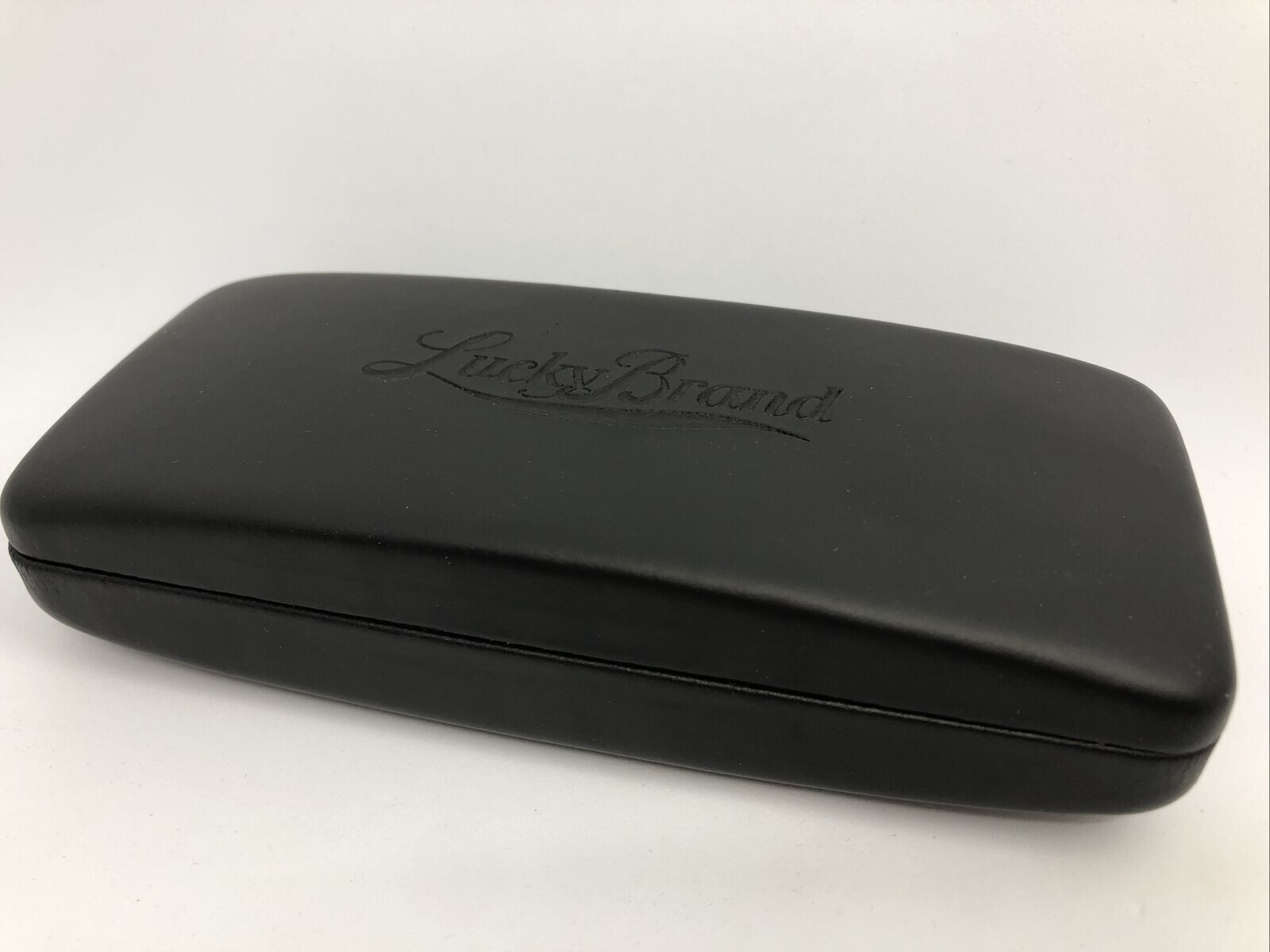 НОВЫЙ Черный футляр для очков-раскладушек из твердого металла марки Lucky Brand на шарнирах СОВЕРШЕННО НОВЫЙ 7390₽