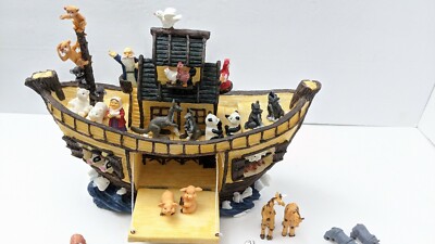 PAN ORAMA GIFTS Hand Painted Noah's Ark W/ 16 Pc Animal Set