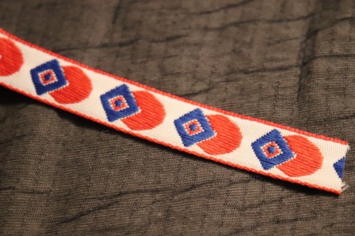 Vtg 5yds x 1/2" Jacquard Woven Geometric Ribbon Embroidered TRIM Red,White/Blue - Picture 4 of 11
