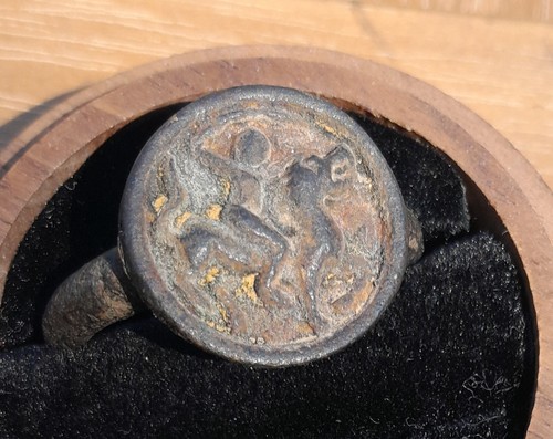 Ancient Bronze Ring with Lion US size 10 – Ayutthaya Era (ca. 13th-15th Century) - Picture 5 of 14