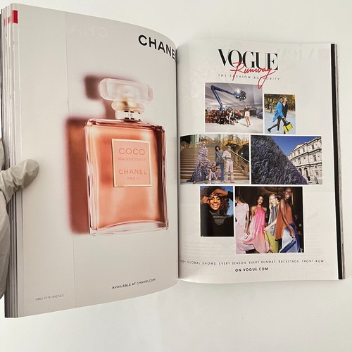 Vogue Magazine Jennifer Lawrence Hunger Games Gigi Hadid December 2015  - Bild 9 von 9