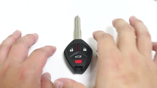 For 2007 2008 2009 2010 2011 2012 Mitsubishi Eclipse Remote Key Fob PCF7961 Chip - Video 1 of 1