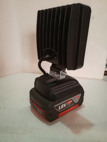 Faretto LED 48W, IP 67 per batterie Bosch 18V 2-4 A li-ion - Foto 4 di 7