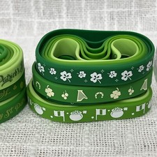 30 St Patricks Day Green Shamrock Rubber Silicone Bracelets NEW