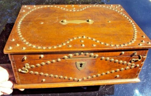 Meubles de rangement du XIXe siècle XIXème et avant