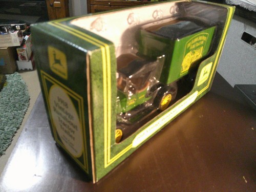 1998 Ertl Collectibles John Deere 1918 Vintage Runabout Tractor Trailer #SH 3 - Picture 4 of 7