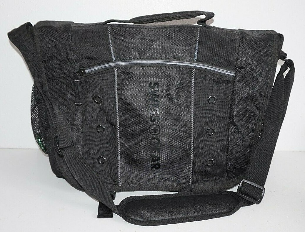 The Jett Swiss Gear Black Padded Laptop Shoulder Messenger B
