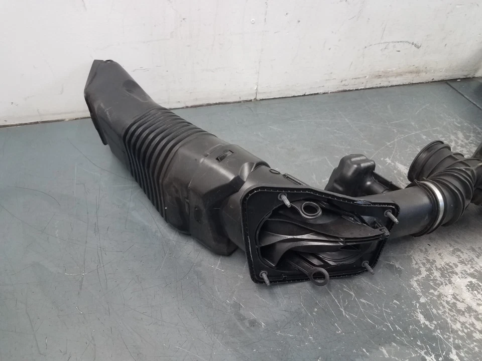 2016 Porsche 981 Cayman GT4 Air Intake #1352 V9 - Image 4 of 4